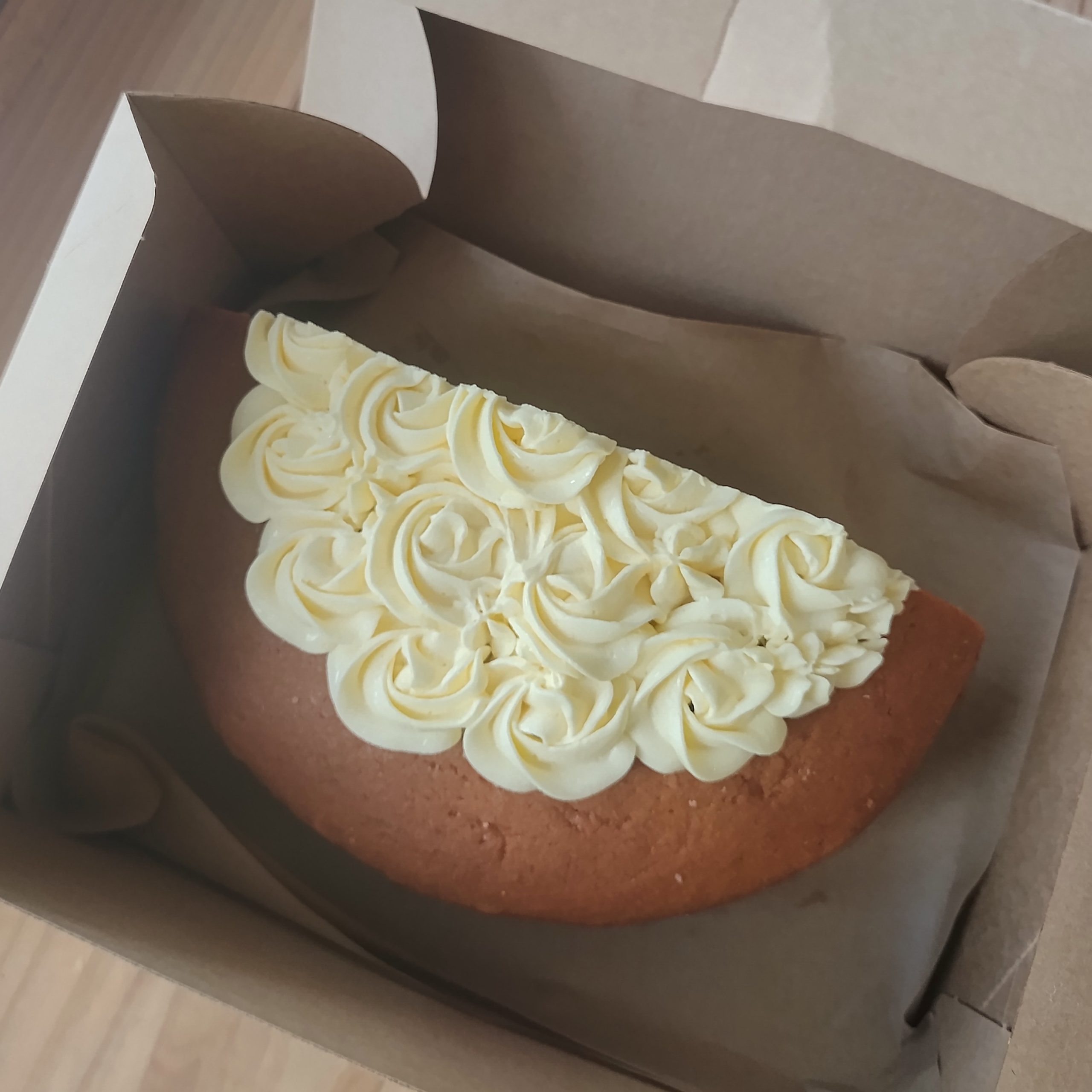 【店頭受取|冷凍】ビクトリアケーキ(ハーフ・箱代込) - 画像 (2)